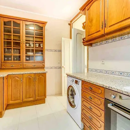 Spacious Alameda Homestay